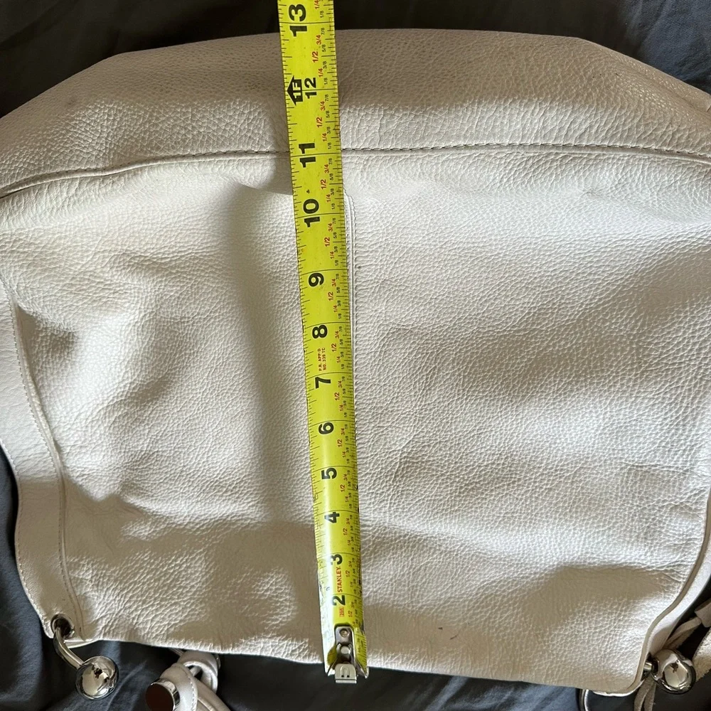 White pebbled leather Charles Jourdan purse - Picture 5 of 13